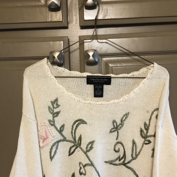 Beautiful embellished sweater - Picture 9 of 9